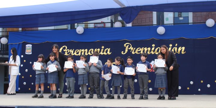 Ceremonia de Premiación de Estudiantes Destacados