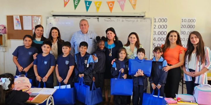 Entrega de materiales a nuestros estudiantes